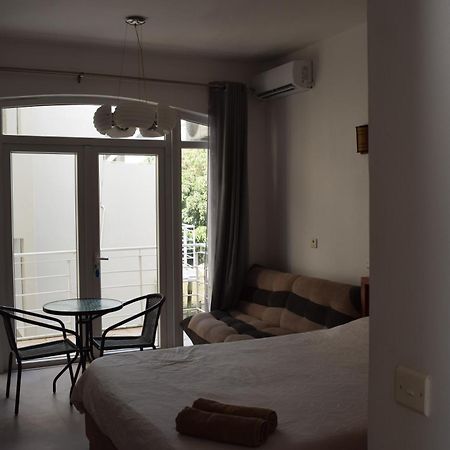 Ocean Drive Studio - Opposite The Beach Grand Baie Exteriör bild