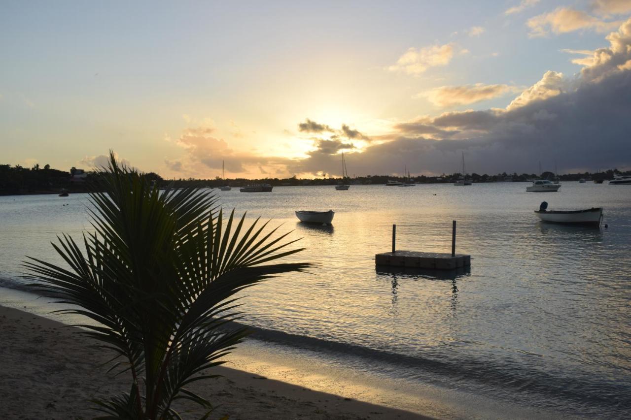 Ocean Drive Studio - Opposite The Beach Grand Baie Exteriör bild