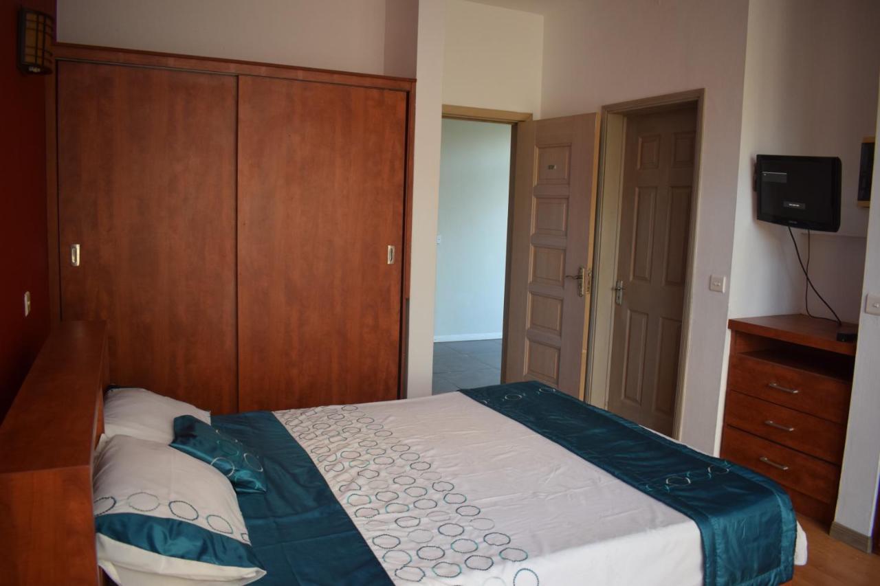 Ocean Drive Studio - Opposite The Beach Grand Baie Exteriör bild
