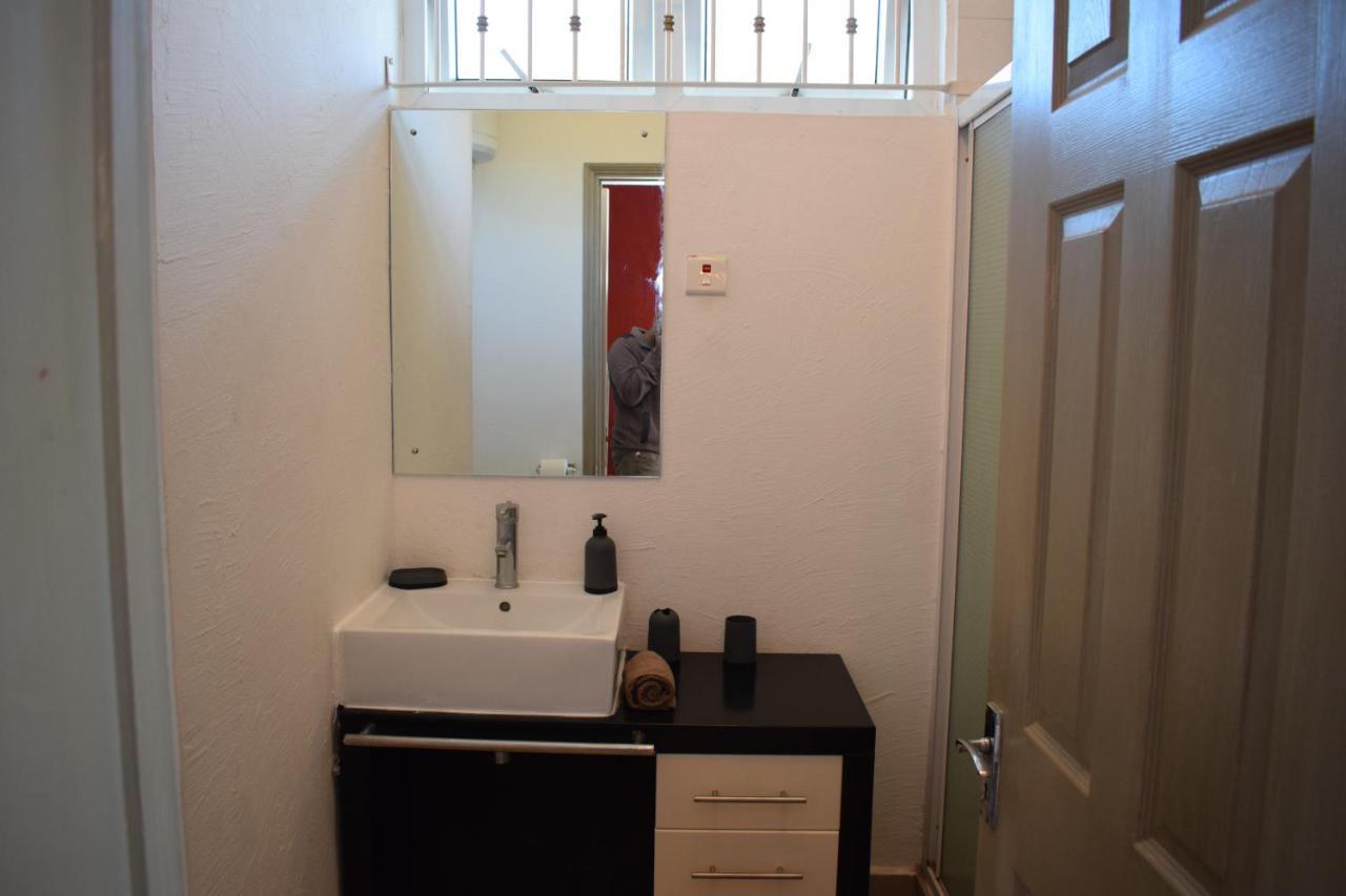 Ocean Drive Studio - Opposite The Beach Grand Baie Exteriör bild